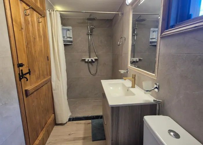 Cozy Paradise ロッジ *